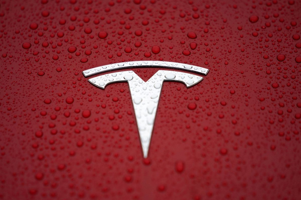 Logo společnosti Tesla