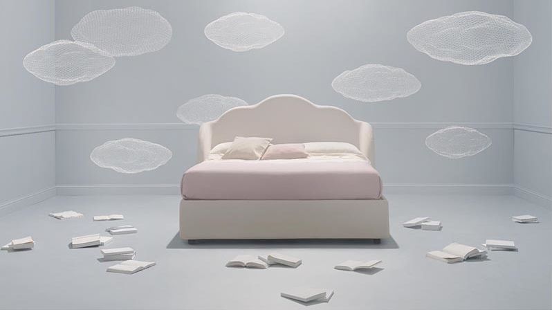 Tato postel je inspirovaná obláčky. Mělo by se na ní spát jako na nebesích.