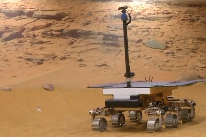 BEZ KOMENTÁŘE: ESA testuje vozítko, které bude zkoumat Mars