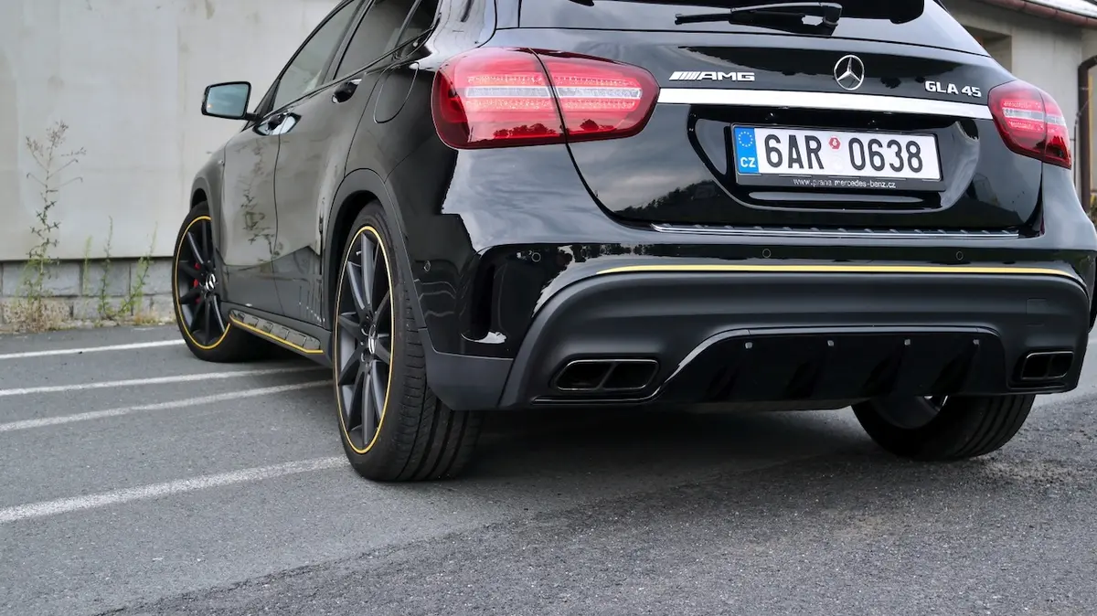 Test Mercedesu Amg Gla 45 Osklive Kacatko Se Zbesilosti V Srdci Novinky Cz