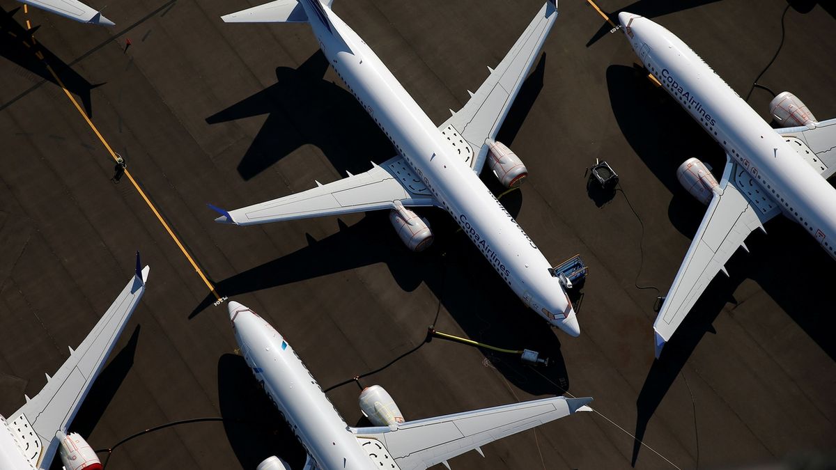 Uzemněné letouny Boeing 737 MAX v Seattlu