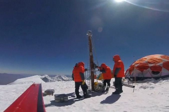 BEZ KOMENTÁŘE: Vědci začali odebírat vzorky ledovce Huascarán už v červenci
