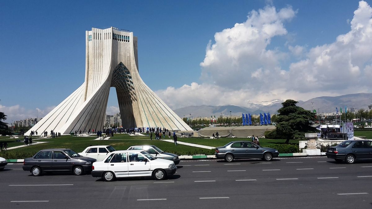 Památník Azadi v Teheránu. Ilustrační foto
