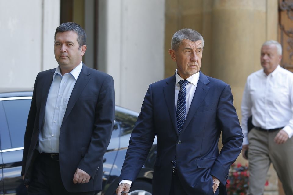 Šéf ČSSD Jan Hamáček a premiér Andrej Babiš (ANO) po jednání o situaci kolem ministra kultury.