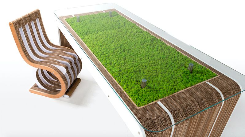 Zajímavým kouskemje i stůl sloužící jako prostor pro pěstování zeleně.