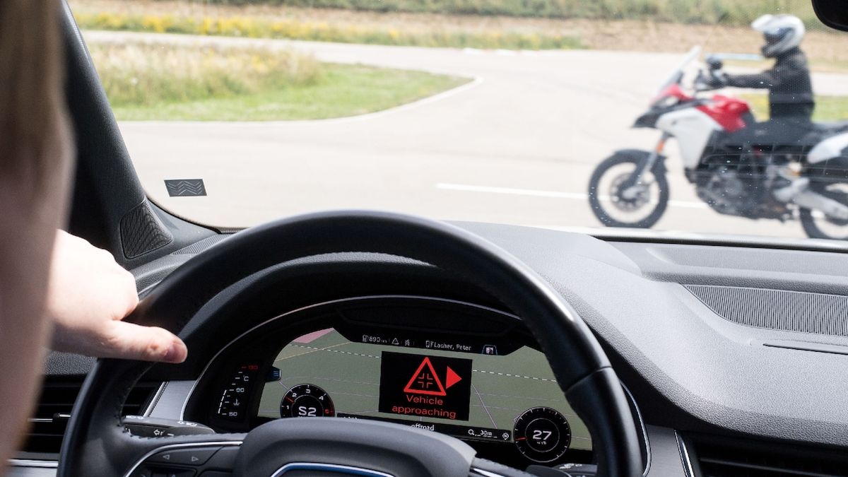 Ducati chce pomocí komunikace vozidla s infrastrukturou či jinými vozidly zlepšit bezpečnost na silnicích.