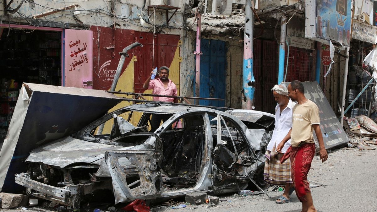Auto zničené při bojích v Adenu 