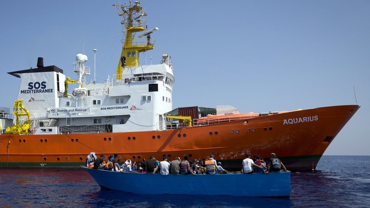Loď Aquarius charitativní organizace SOS Mediterranee na archivním snímku.