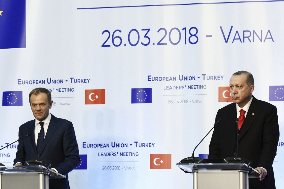 Předseda Evropské rady Donald Tusk (vlevo) turecký prezident Recep Tayyip Erdogan 