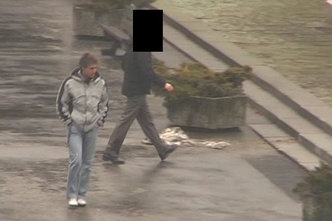 Policisté při hledání vraha Illeové prý pomůže muž na snímku z roku 2009.