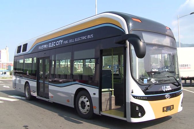 BEZ KOMENTÁŘE: Na pravidelné lince v Jižní Koreji začal poprvé jezdit autobus na vodík