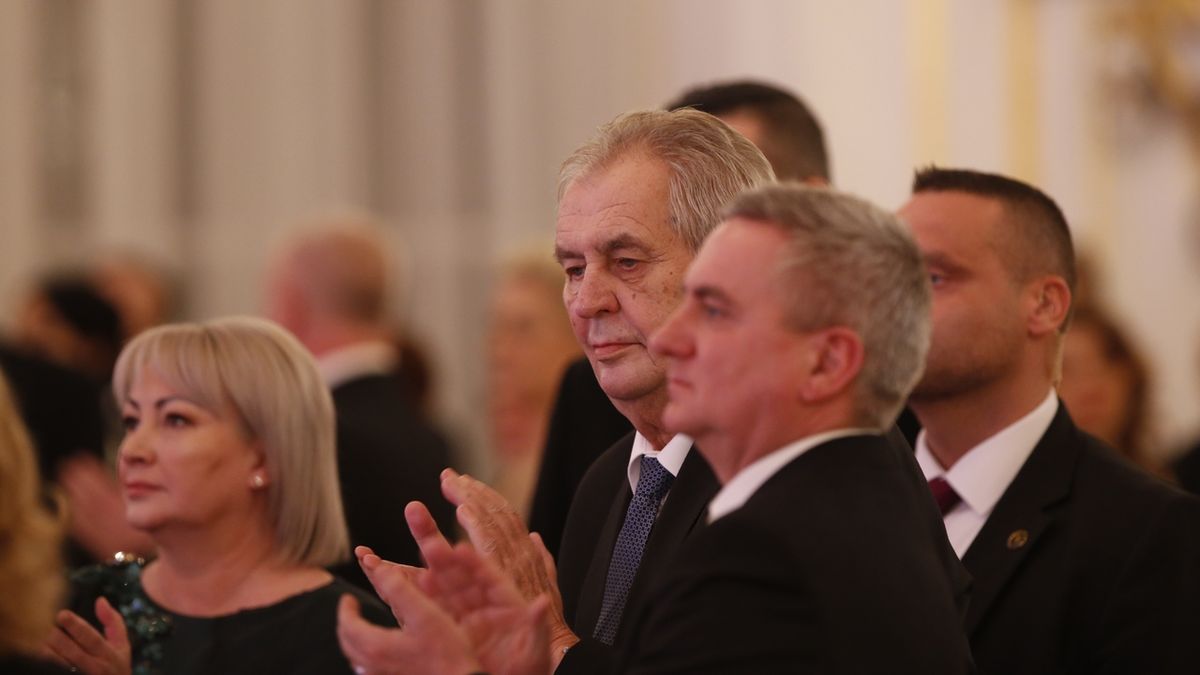 Prezident Miloš Zeman s manželkou a Ivanou a kancléřem Vratislavem Mynářem
