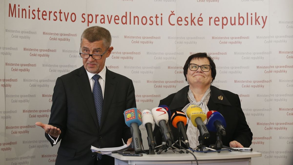Premiér Andrej Babiš (ANO) s ministryní spravedlnosti Marií Benešovou.
