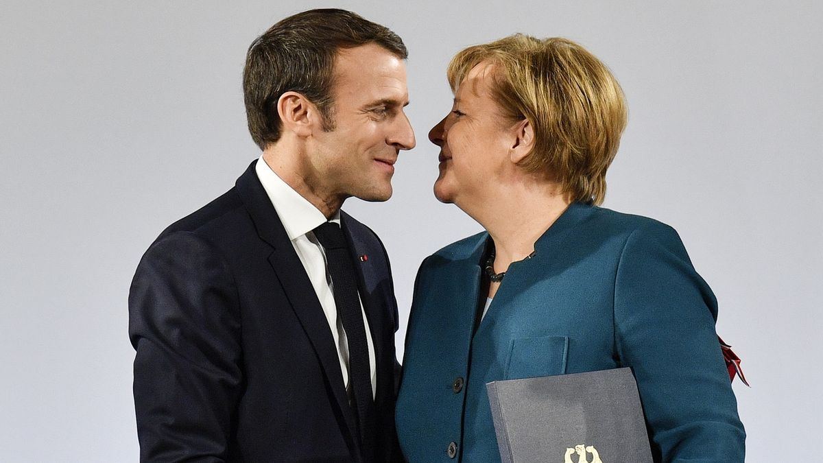 Francouzský prezident Emmanuel Macron a německá kancléřka Angela Merkelová.