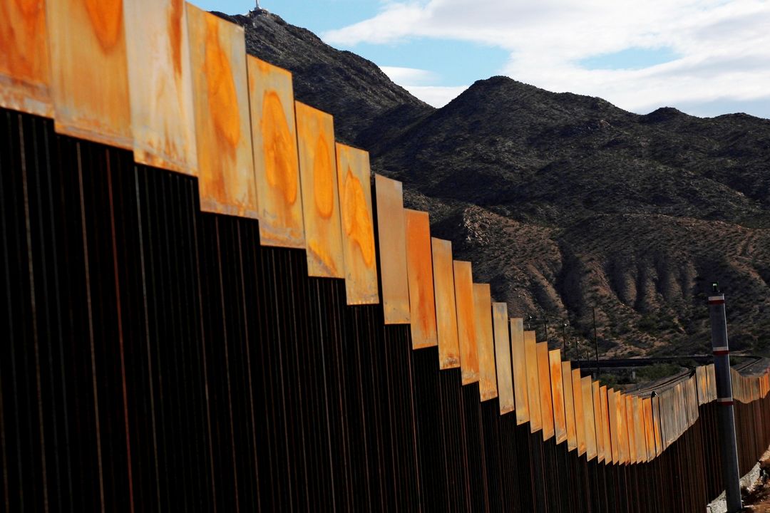 Na části hranice USA s Mexikem je již nyní plot.