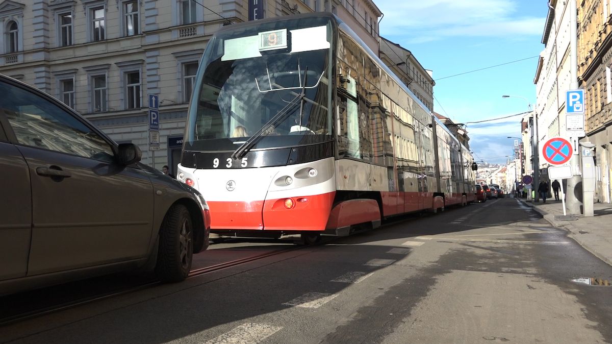 Havárie vodovodu přeruší provoz tramvají na Žižkově