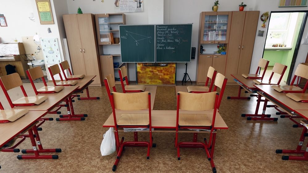 Školy poslaly domů spolužáky dětí ze tříd nakažených z Prahy 6