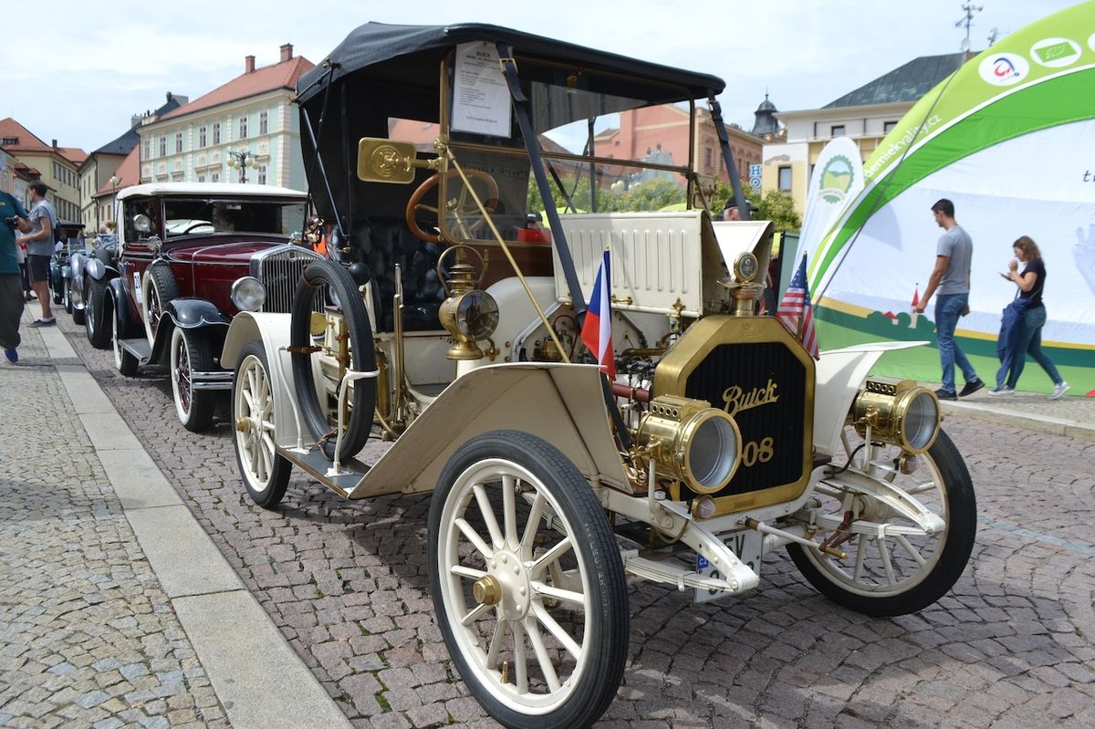 Nejstarším účastníkem byl Buick z roku 1908. 