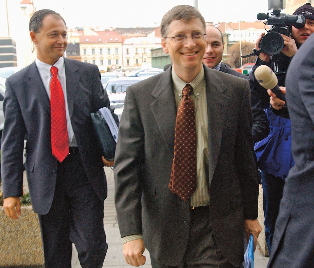Jan Mühlfeit pracoval přímo pro majitele Microsoftu Billa Gatese (vpravo).
