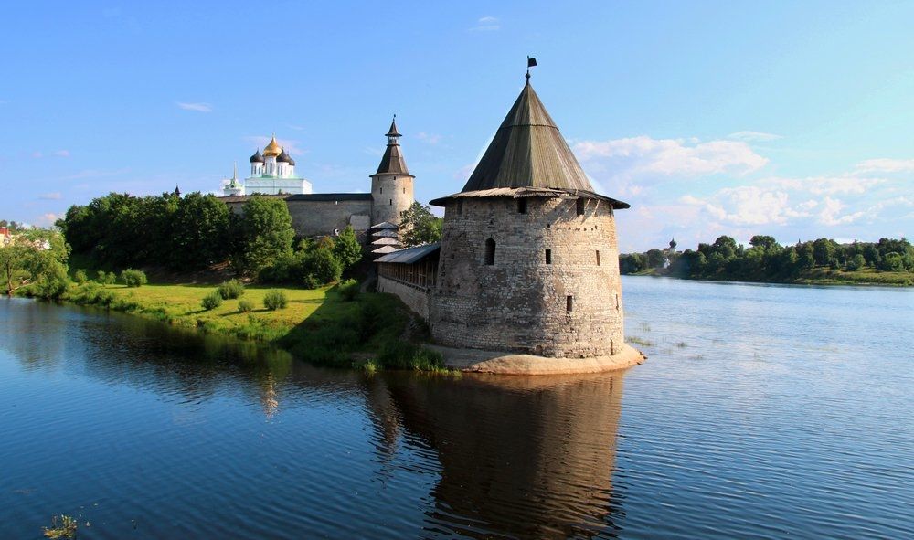 Dominantou města je kreml neboli pevnost.