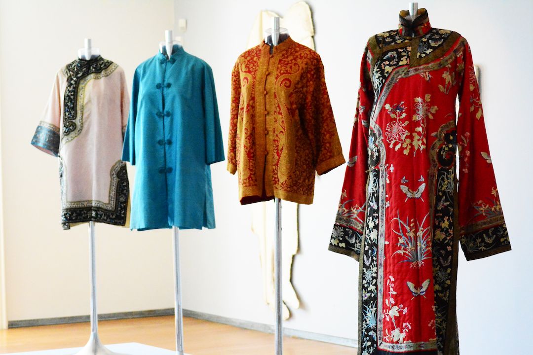 Výstava ukazuje i šaty, které Meda Mládková nosila na sobě. 