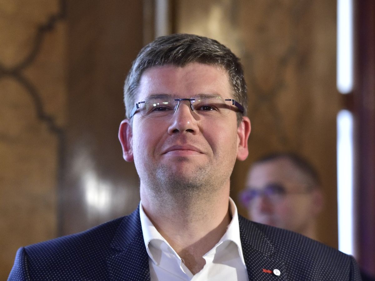 Předseda TOP 09 a kandidát na primátora Jiří Pospíšil sledoval 6. října 2018 ve volebním štábu strany v Praze sčítání výsledků komunálních voleb a senátních voleb.