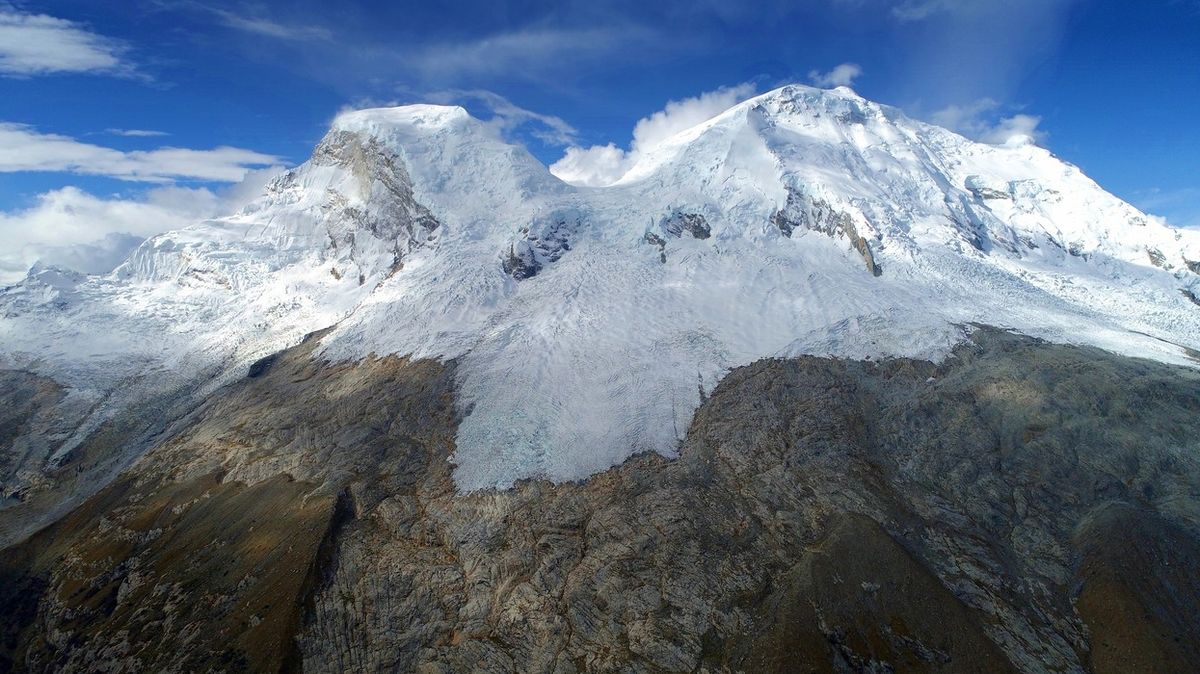 Ledovec na hoře Huascarán, nejvyšším vrcholu Peru. Snímek byl pořízen v rámci červencové expedice.