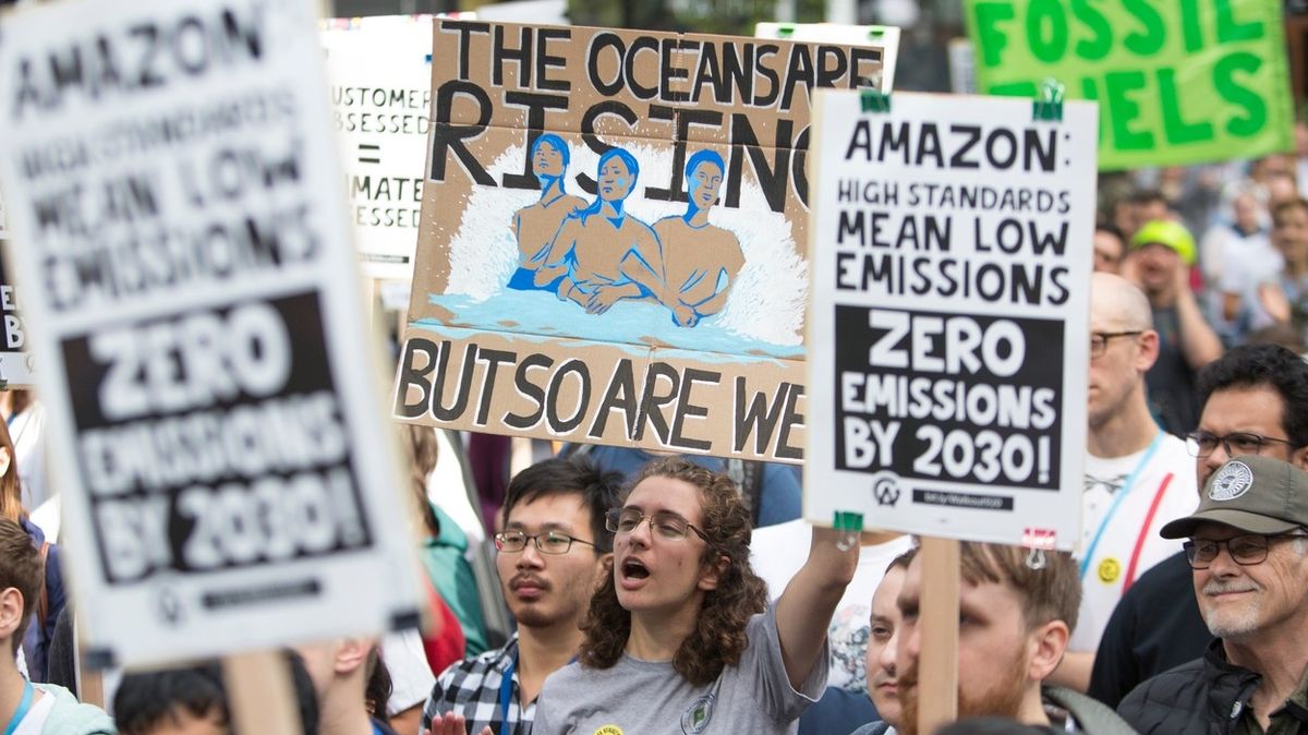 Zaměstnanci Amazonu v Seattlu protestují za ochranu klimatu (snímek ze září 2019) 
