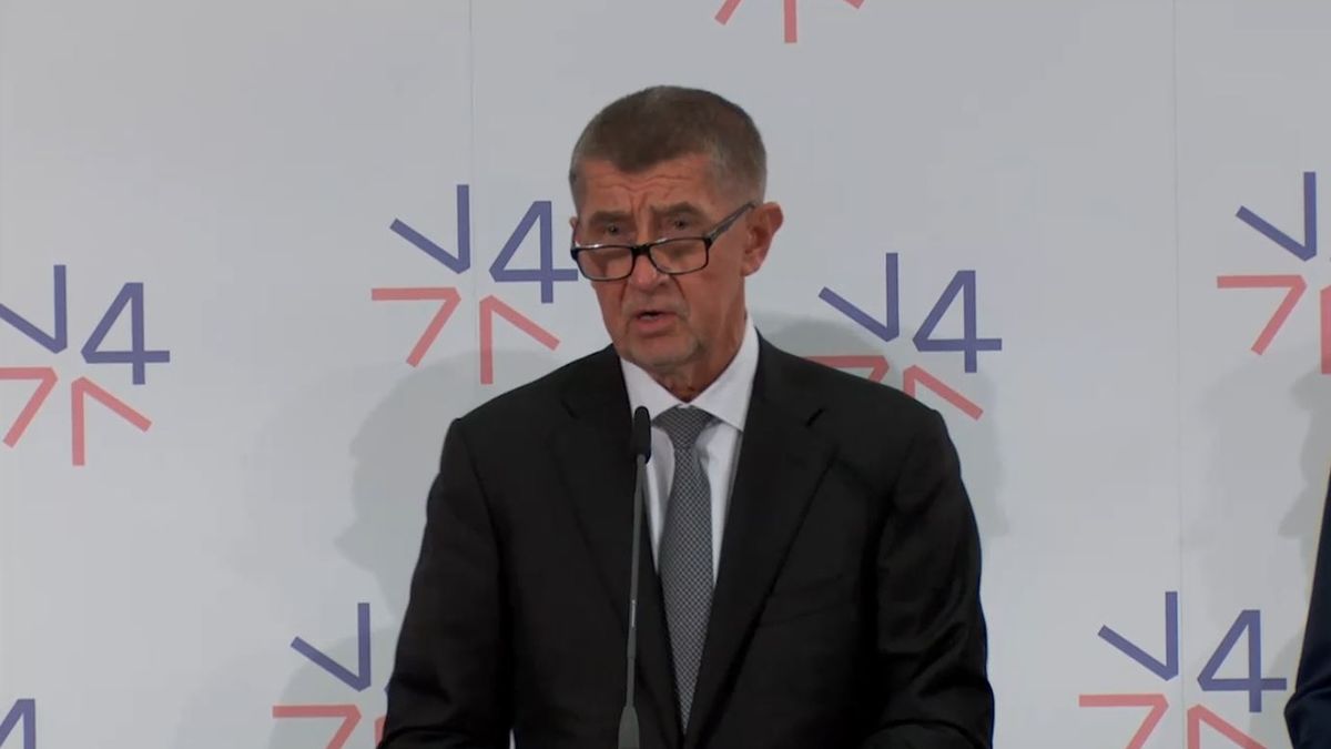 Český premiér Andrej Babiš odmítá výsledky šetření.