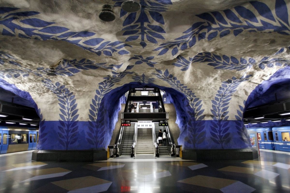 Stockholmské metro je proslulé po celém světě. Na snímku je stanice T-Centralen.