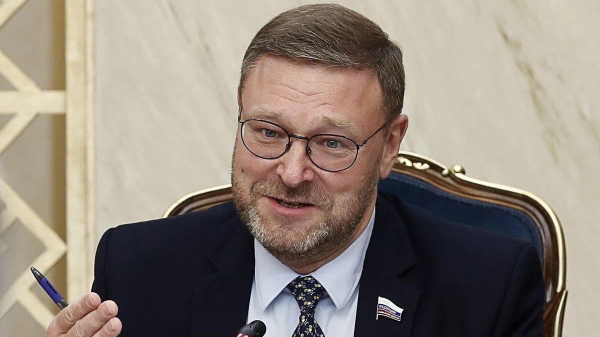 Šéf zahraničního výboru horní komory ruského parlamentu Konstantin Kosačov