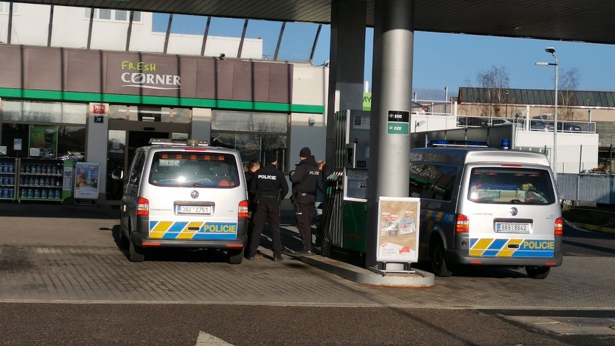 Policisté dopadli pětačtyřicitelého muže, po němž pátrali v souvislosti s několika přepadeními v Praze.