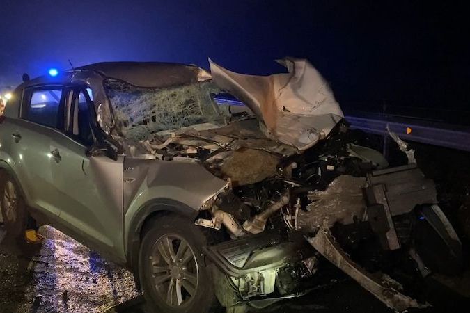 BEZ KOMENTÁŘE: Osobní vůz na D5 naboural zezadu do kamionu