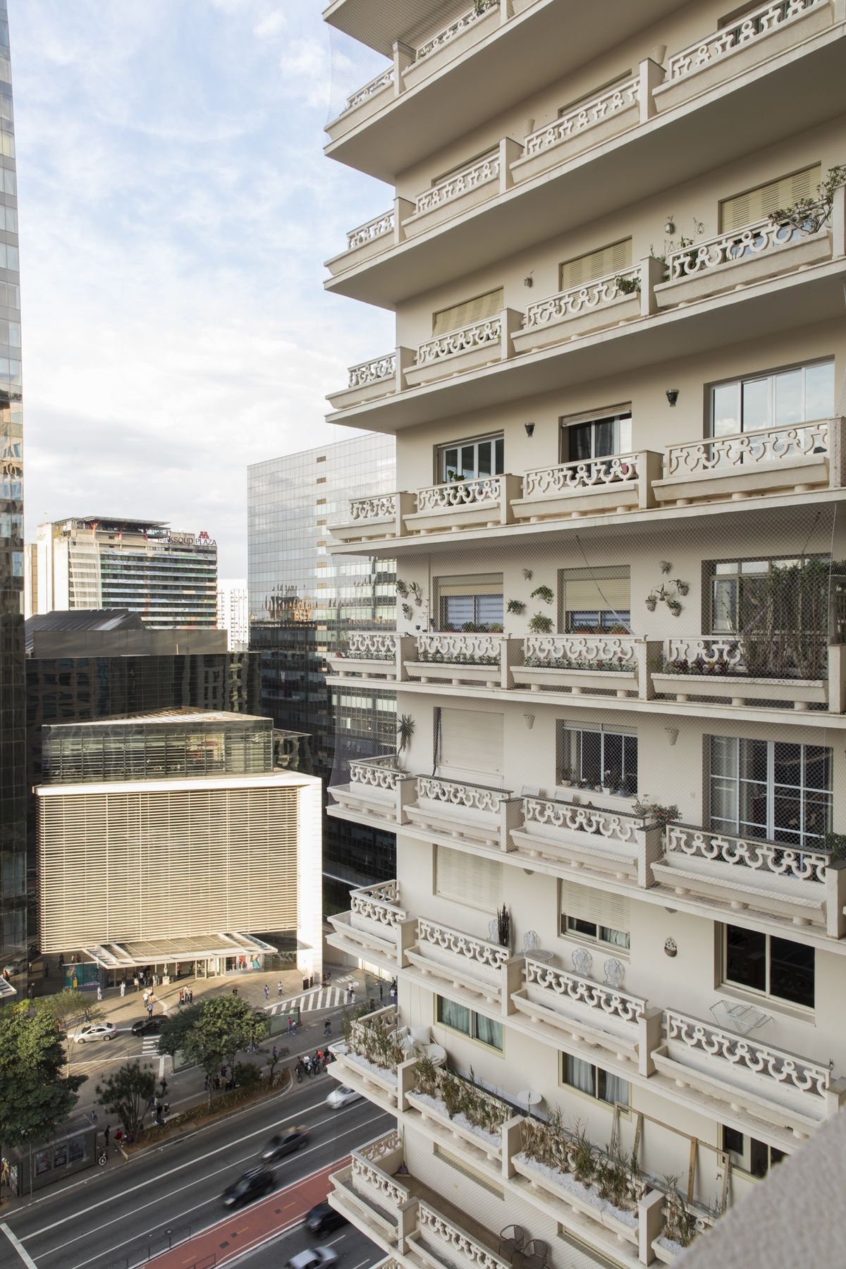 Byt je v budově Santo Honoré, již navrhl architekt João Artacho Jurado.