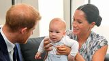 Princ Harry a vévodkyně Meghan zveřejnili novou fotografii malého Archieho