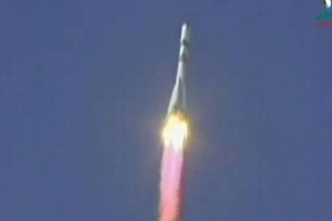BEZ KOMENTÁŘE: Start rakety Sojuz-2.1a s lodí Progress MS-13 (pátek 6. prosince)