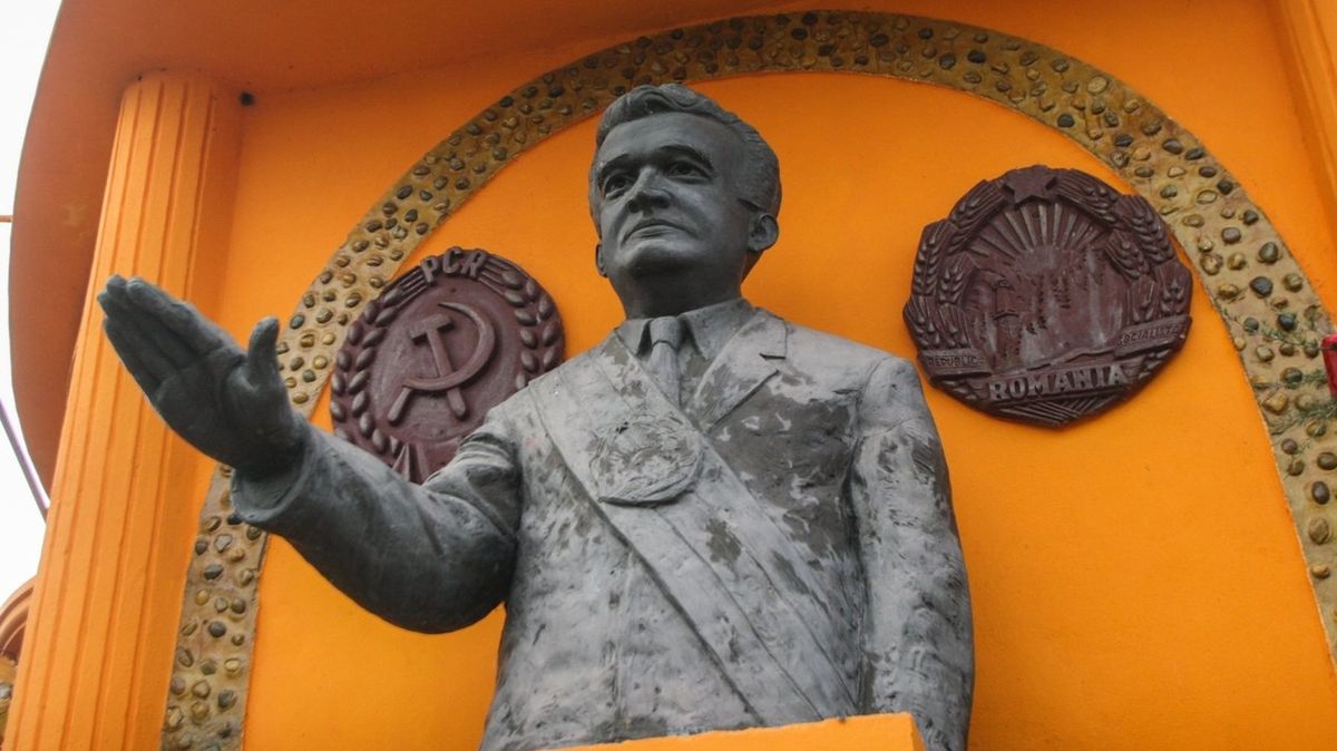 Socha bývalého komunistického diktátora Nicolae Ceaušeska.