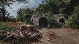 V chorvatských kopcích se ukrývají ruiny haciendy muže, o kterém se nemluví