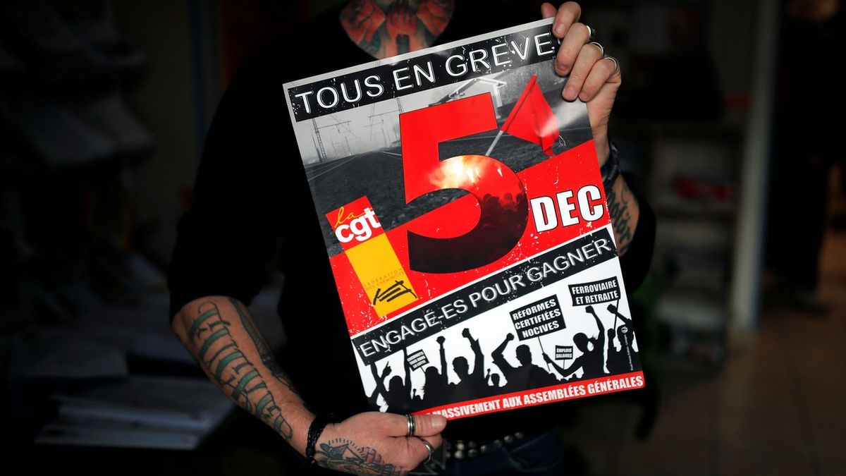 Odborové svazy oznámily generální stávku ve Francii na 5. prosince.
