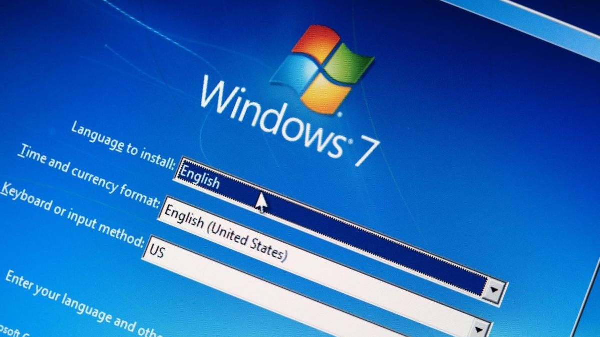 Konec se blíží. Microsoft pohřbí Windows 7 za dva měsíce