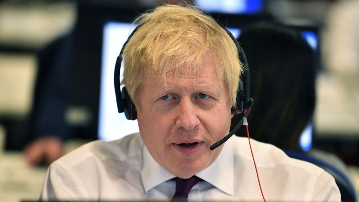 Britský premiér Boris Johnson během předvolební kampaně. 