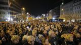 Oslavy 17. listopadu vyvrcholily na Václavském náměstí, přišly desítky tisíc lidí