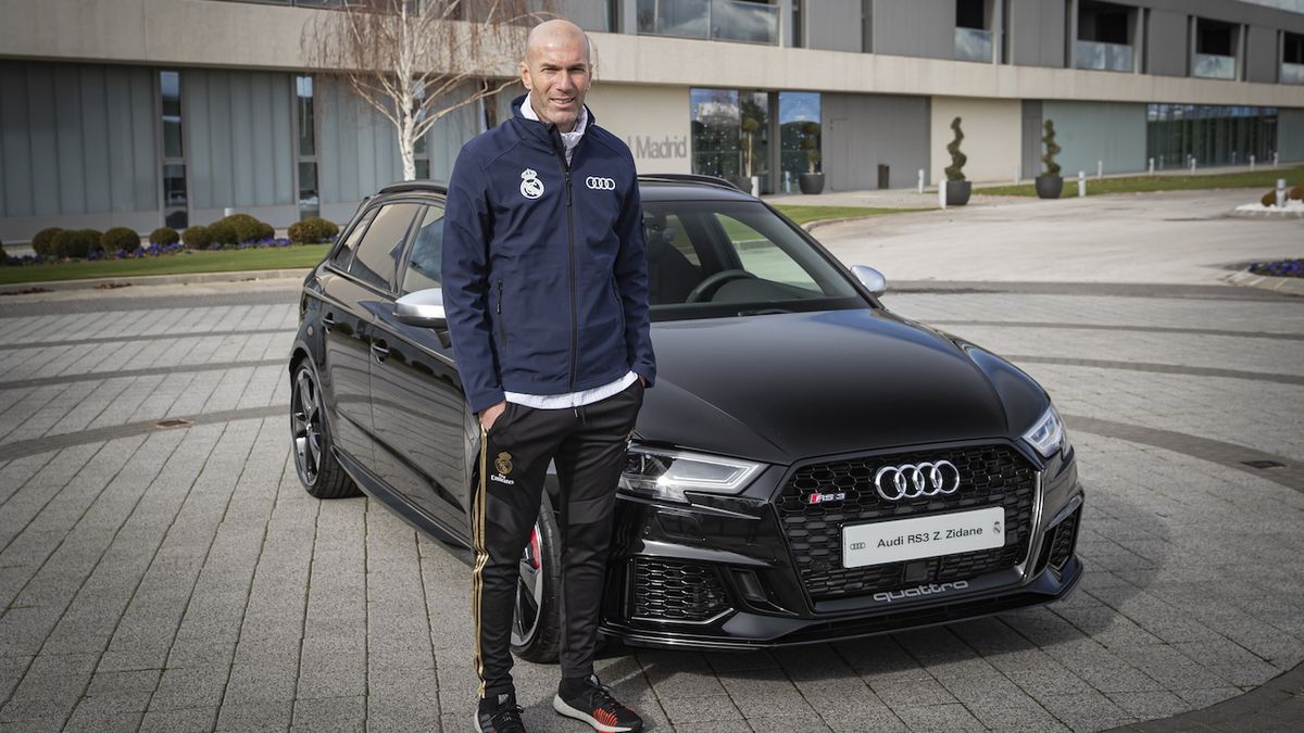 Trenér Zinedine Zidane a jeho Audi RS3 Sportback