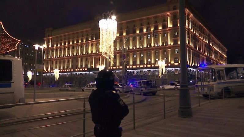 Policie identifikovala střelce z Moskvy. Jednal sám a vykřikoval hesla Islámského státu