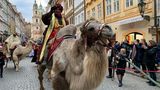 Tříkrálový průvod s velbloudy prošel centrem Prahy