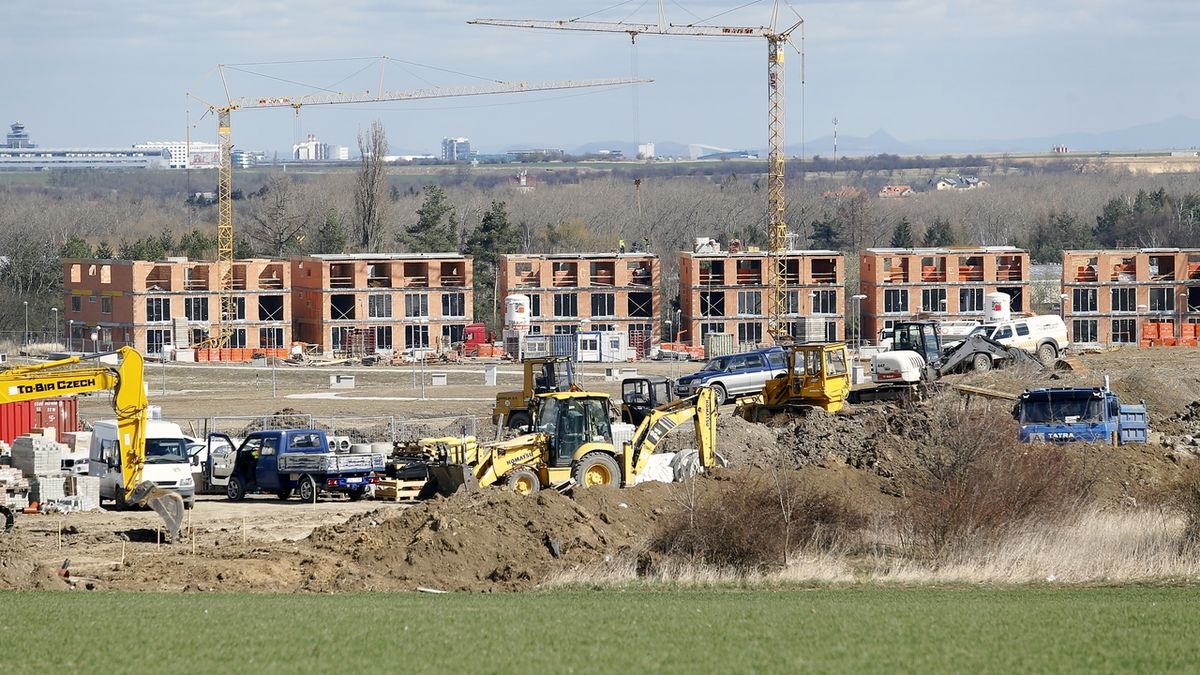 Stavební výroba v ČR vzrostla v květnu po rok trvajícím propadu o 5,8 procenta