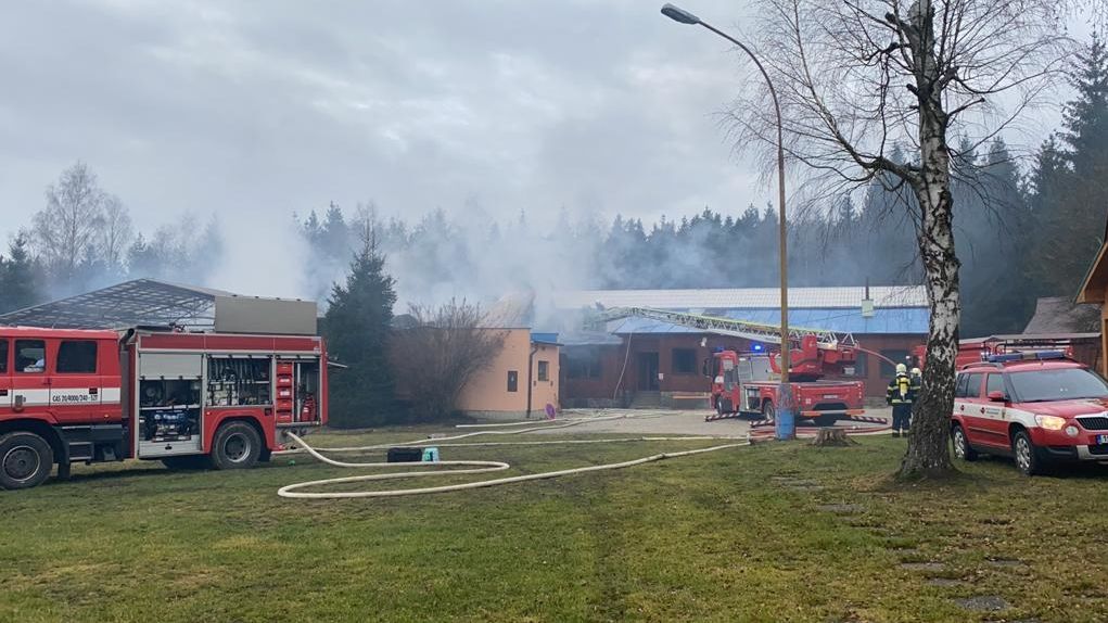 Požár rekreačního střediska ve Věšíně