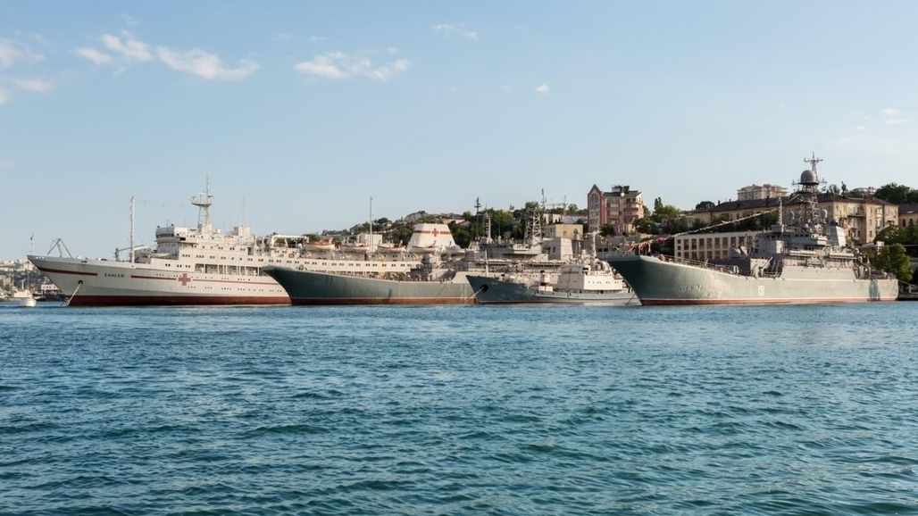 Ženu podezírají, že sbírala informace vojenského charakteru. Na snímku lodě v Sevastopolu (ilustrační foto)