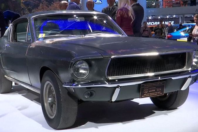 BEZ KOMENTÁŘE: Dražba Fordu Mustang GT z filmu Bullitův případ