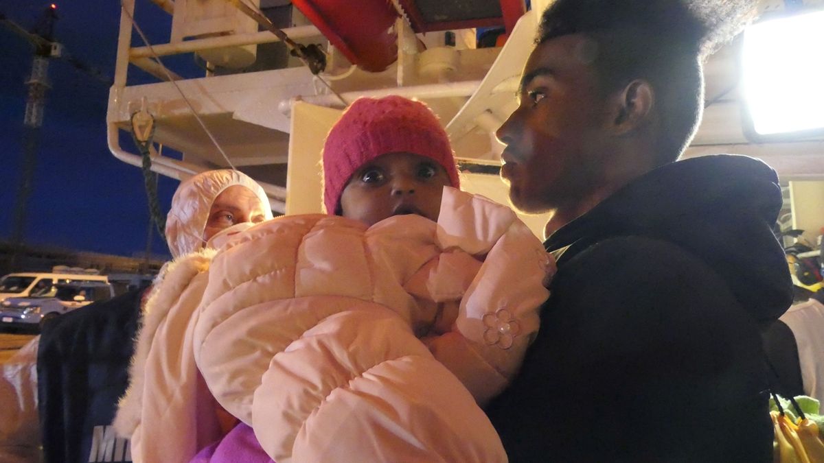 V Itálii se vylodilo 162 migrantů zachráněných u pobřeží Libye